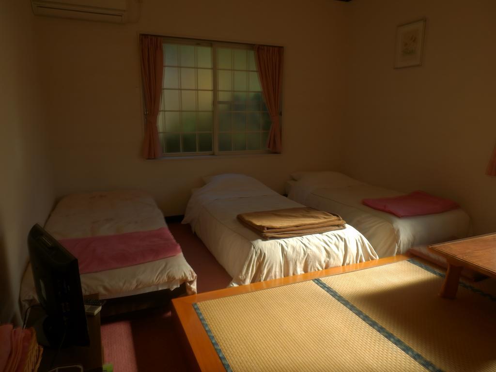 Izumi Hotel อิซุ ภายนอก รูปภาพ
