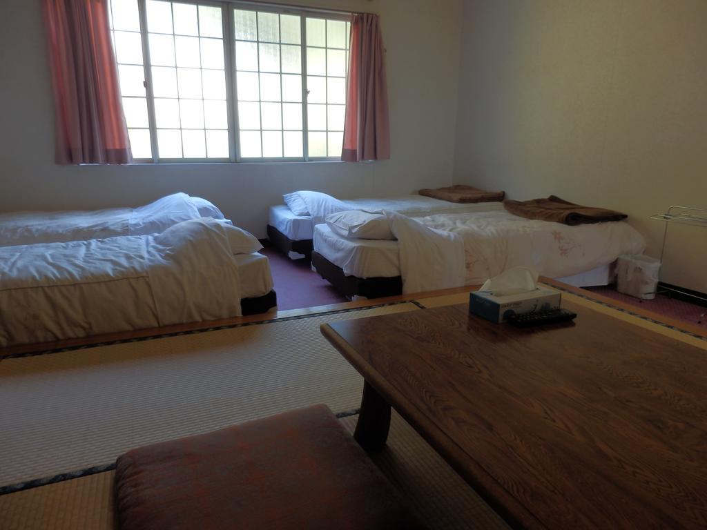 Izumi Hotel อิซุ ภายนอก รูปภาพ