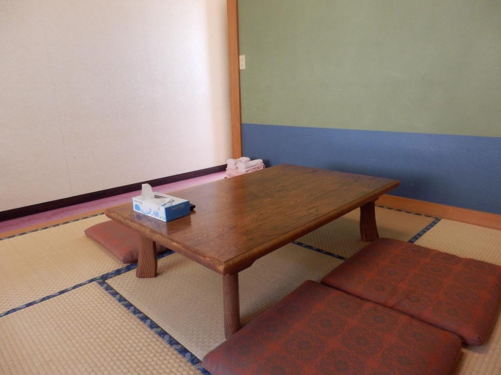 Izumi Hotel อิซุ ภายนอก รูปภาพ